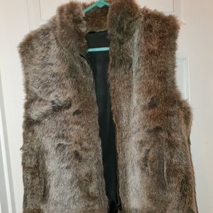 Faux fur best in very good condition